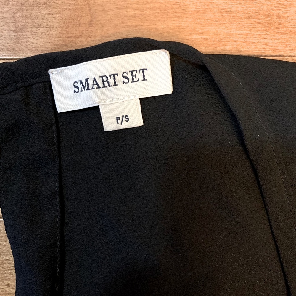 Smart Set Blouse - Picture 3 of 5